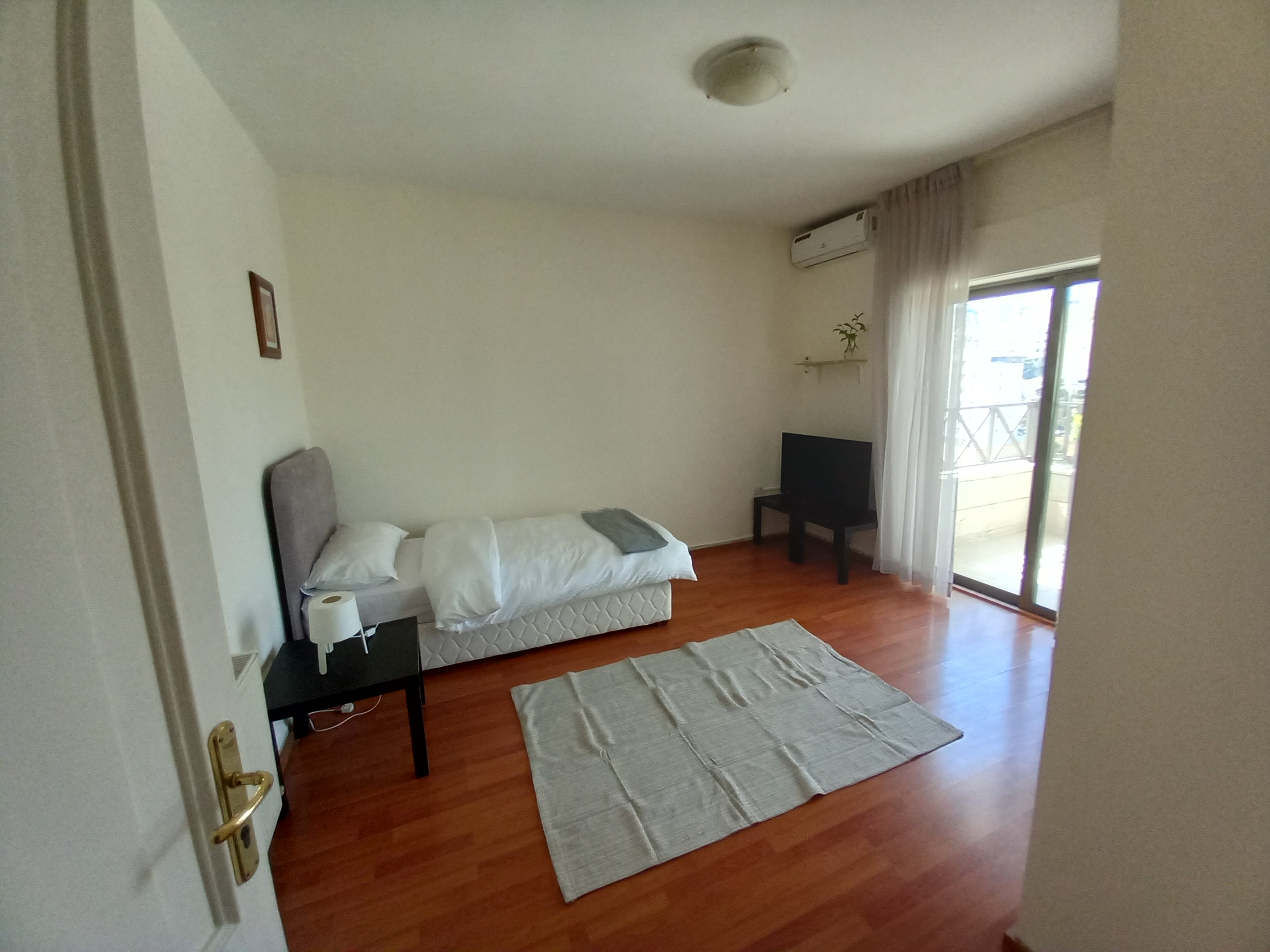 A beautiful apartment in a prime location is available for rent in Jabal Amman, 4th Circle. - Property Image 8