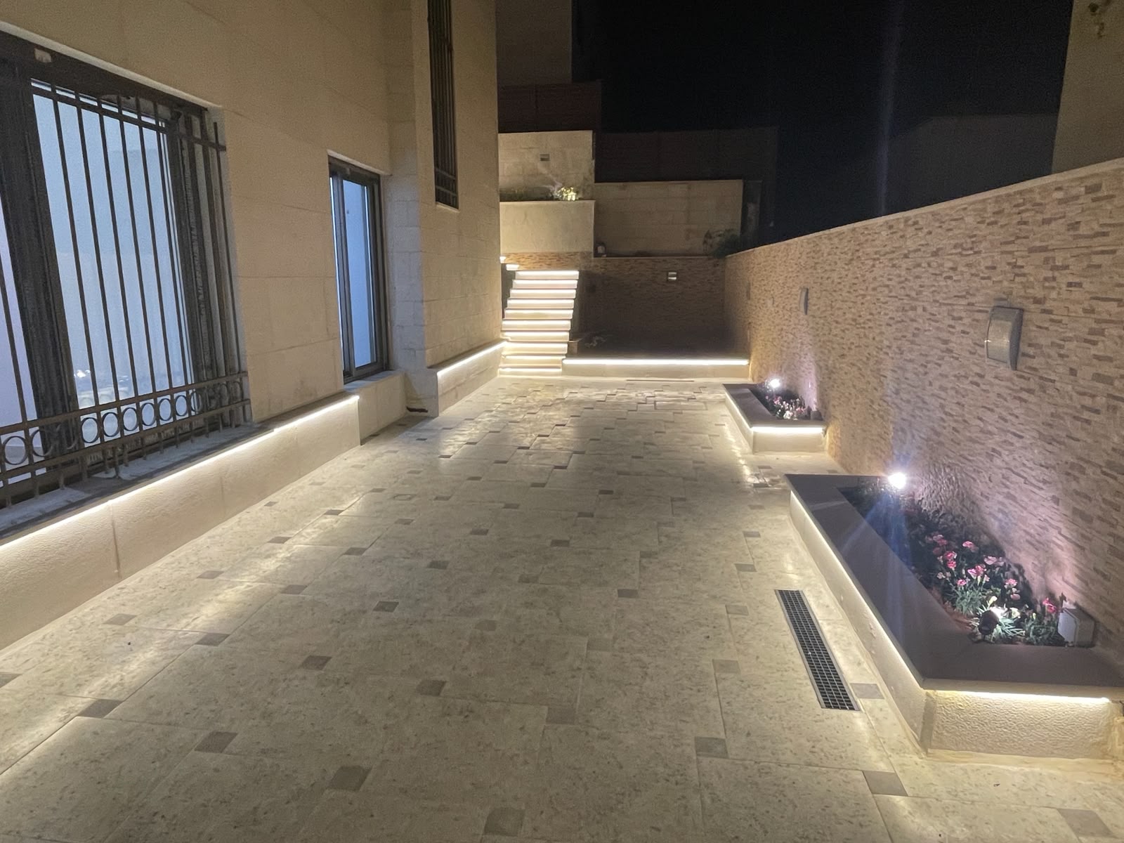 Elegant Villa For Sale In Dahiyet Alrasheed - Property Image 3