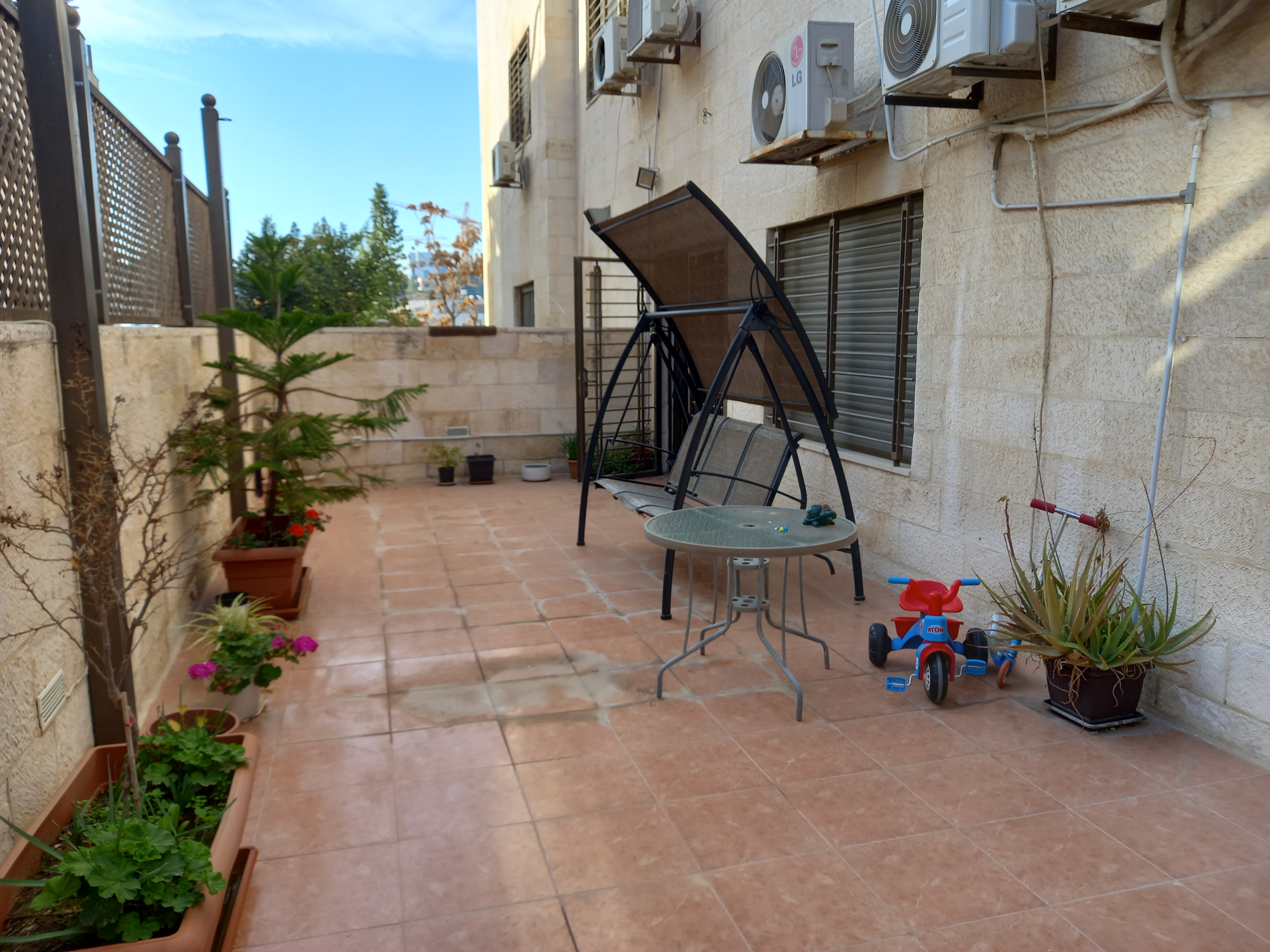 Spacious Duplex Apartment for Rent in a Prime Location in Abdoun - Property Image 15