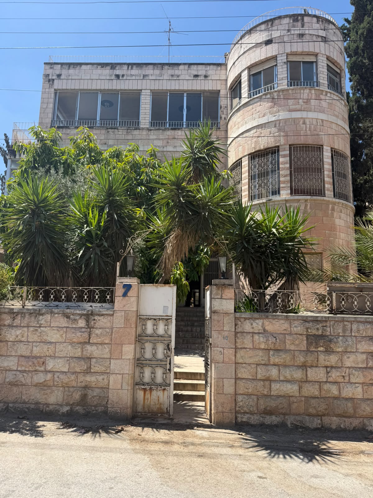 Luxury Apartment for Sale in Dair Ghbar