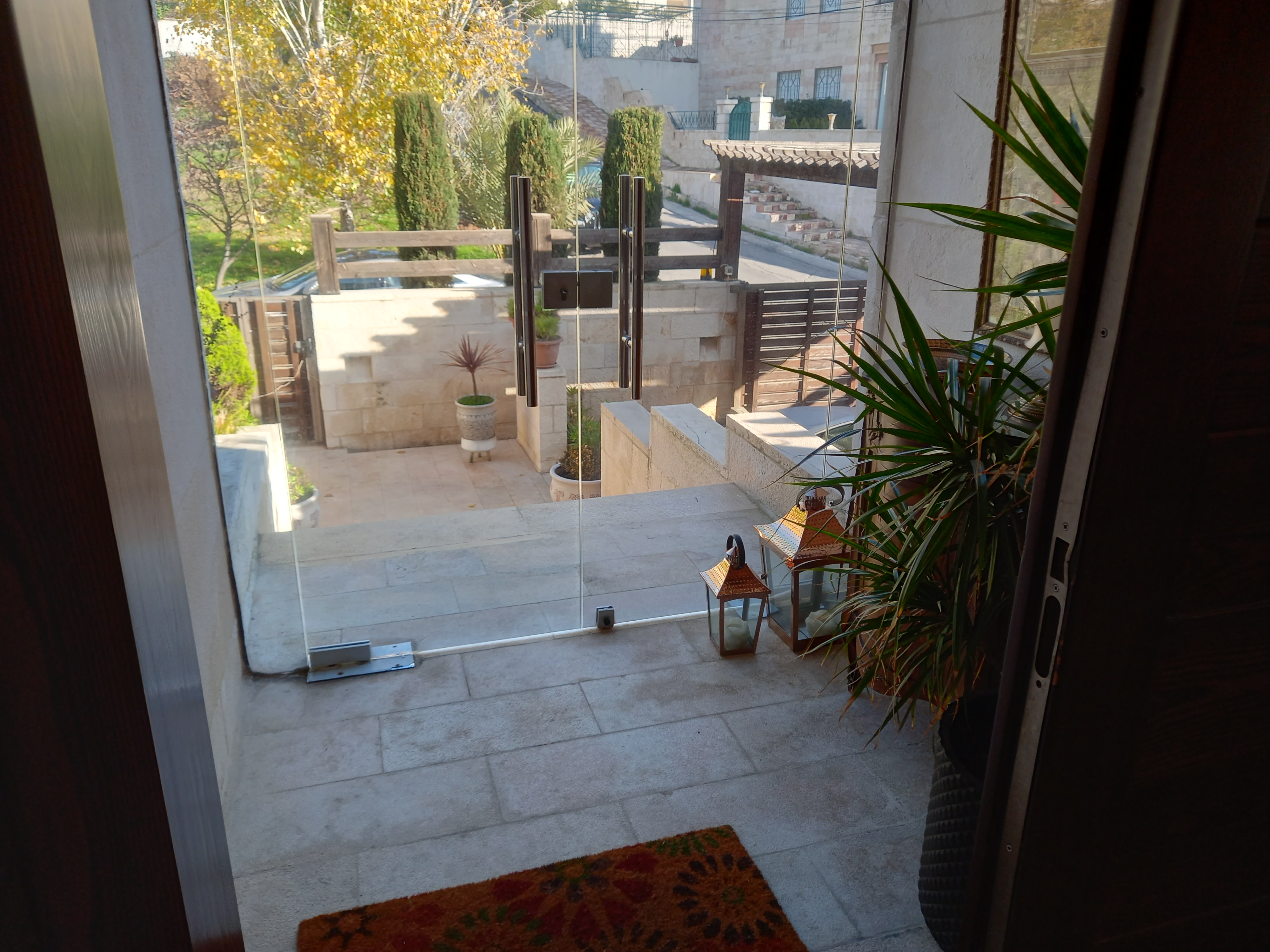 Spacious Duplex Apartment for Rent in a Prime Location in Abdoun - Property Image 4