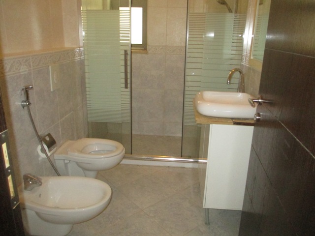  ground apartment with garden in Jabal Amman for rent    - Property Image 17