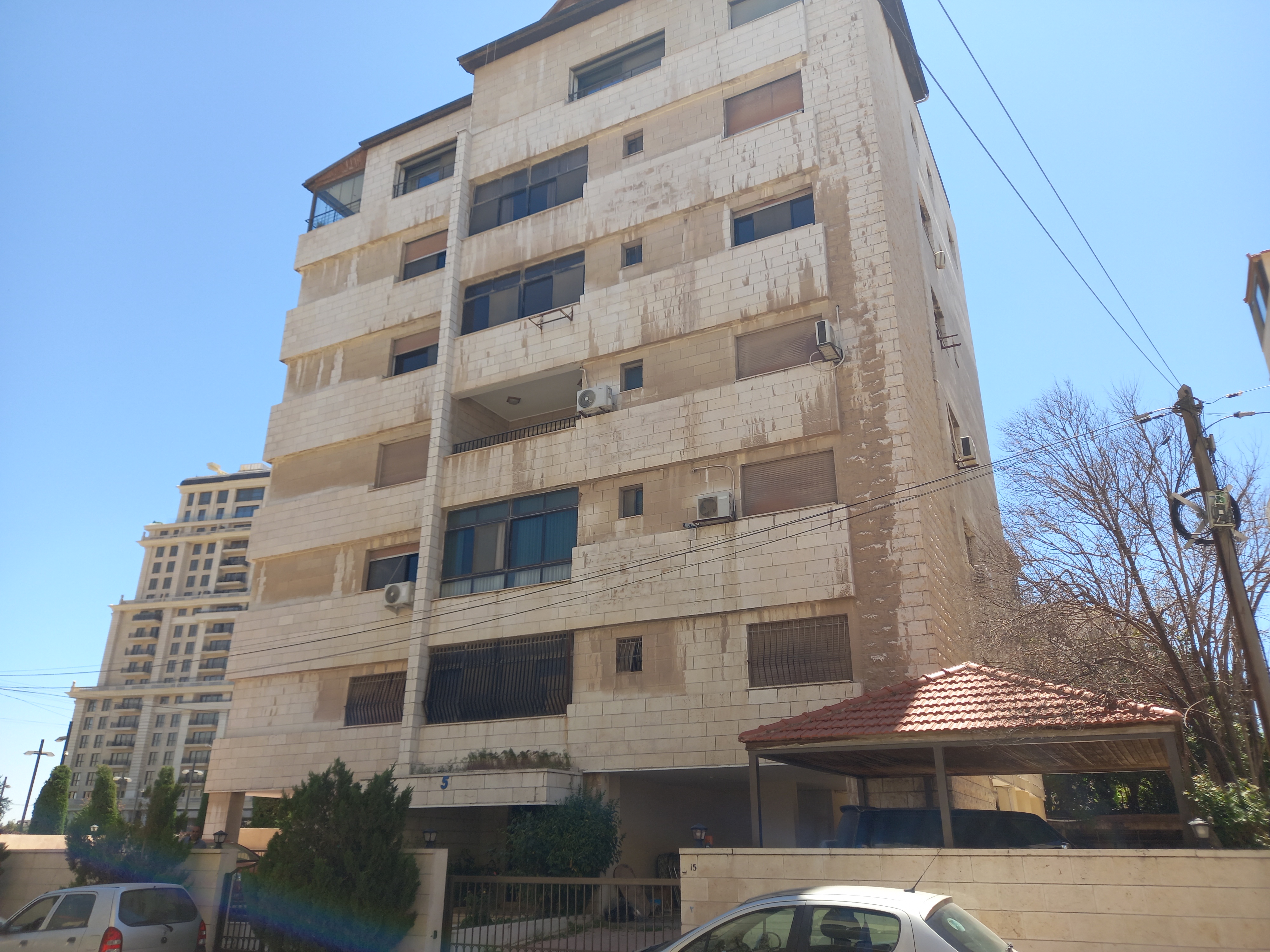 Apartment for Sale in Um Uthaina at a Special Price  - Buy  in Amman
