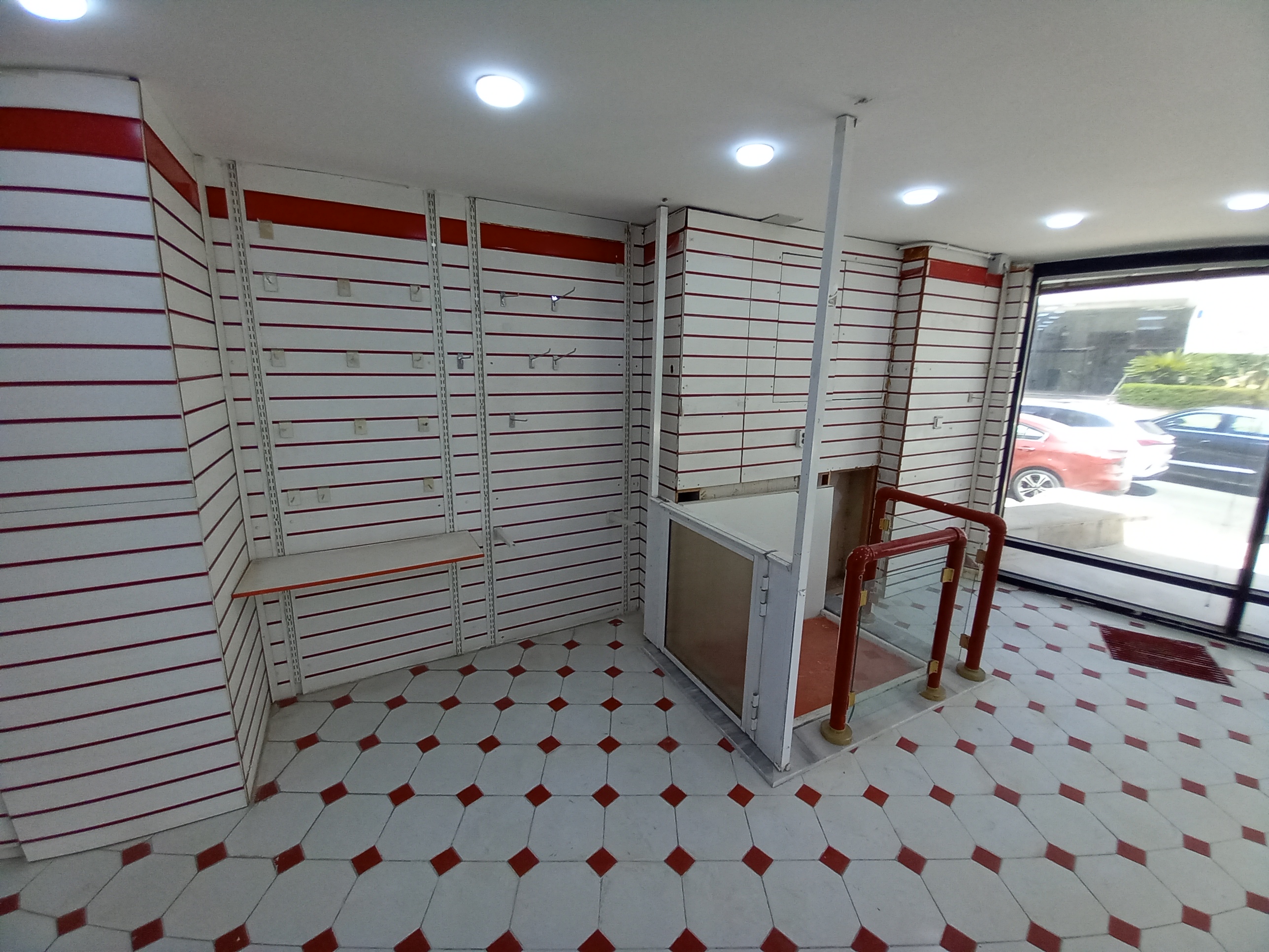 Prime Commercial Shop Available for Rent in Jabal Amman, Fifth Circle Area.  - Property Image 7