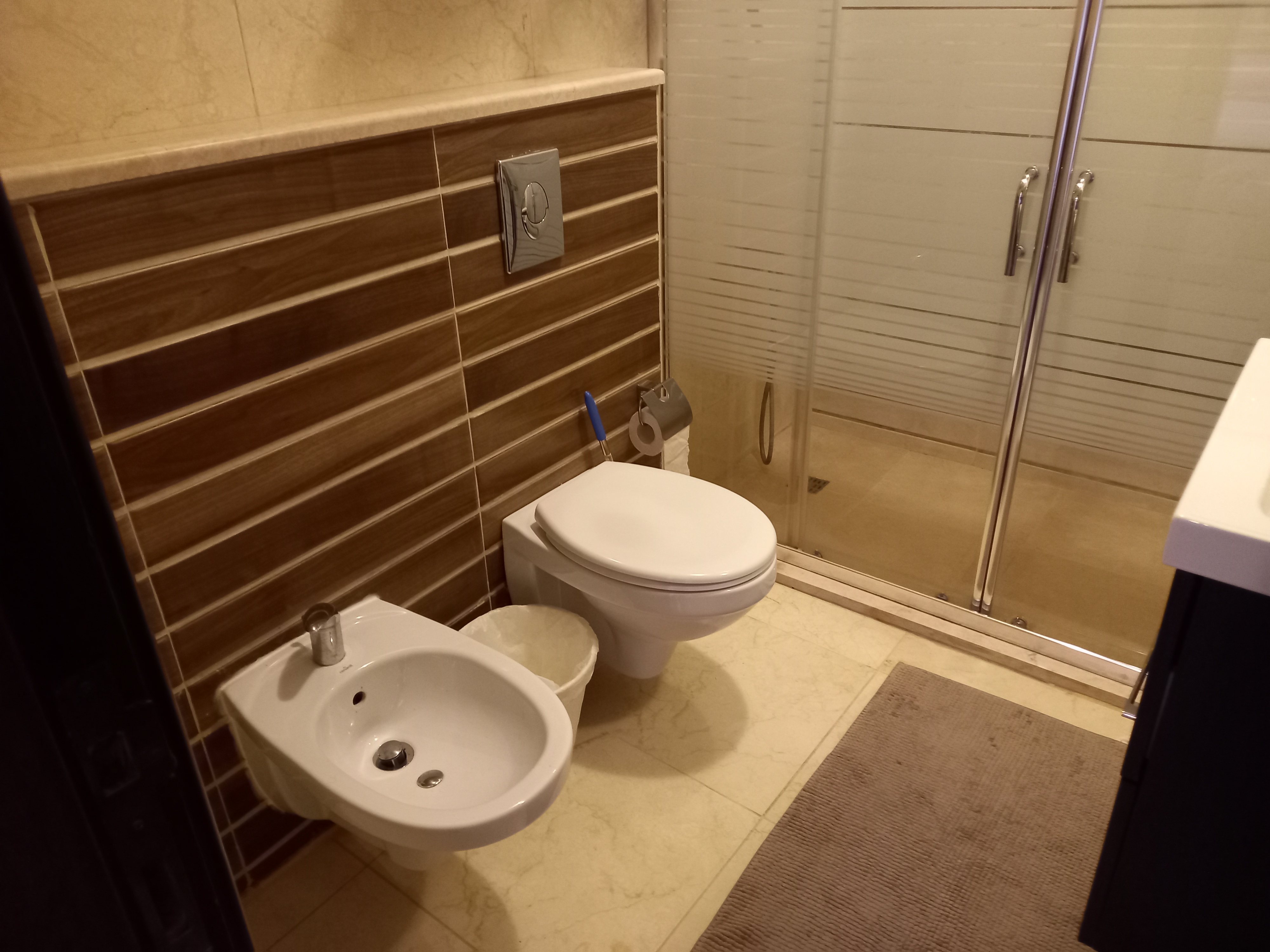 a furnished  ground apartment in Deir Ghbar for rent   - Property Image 8