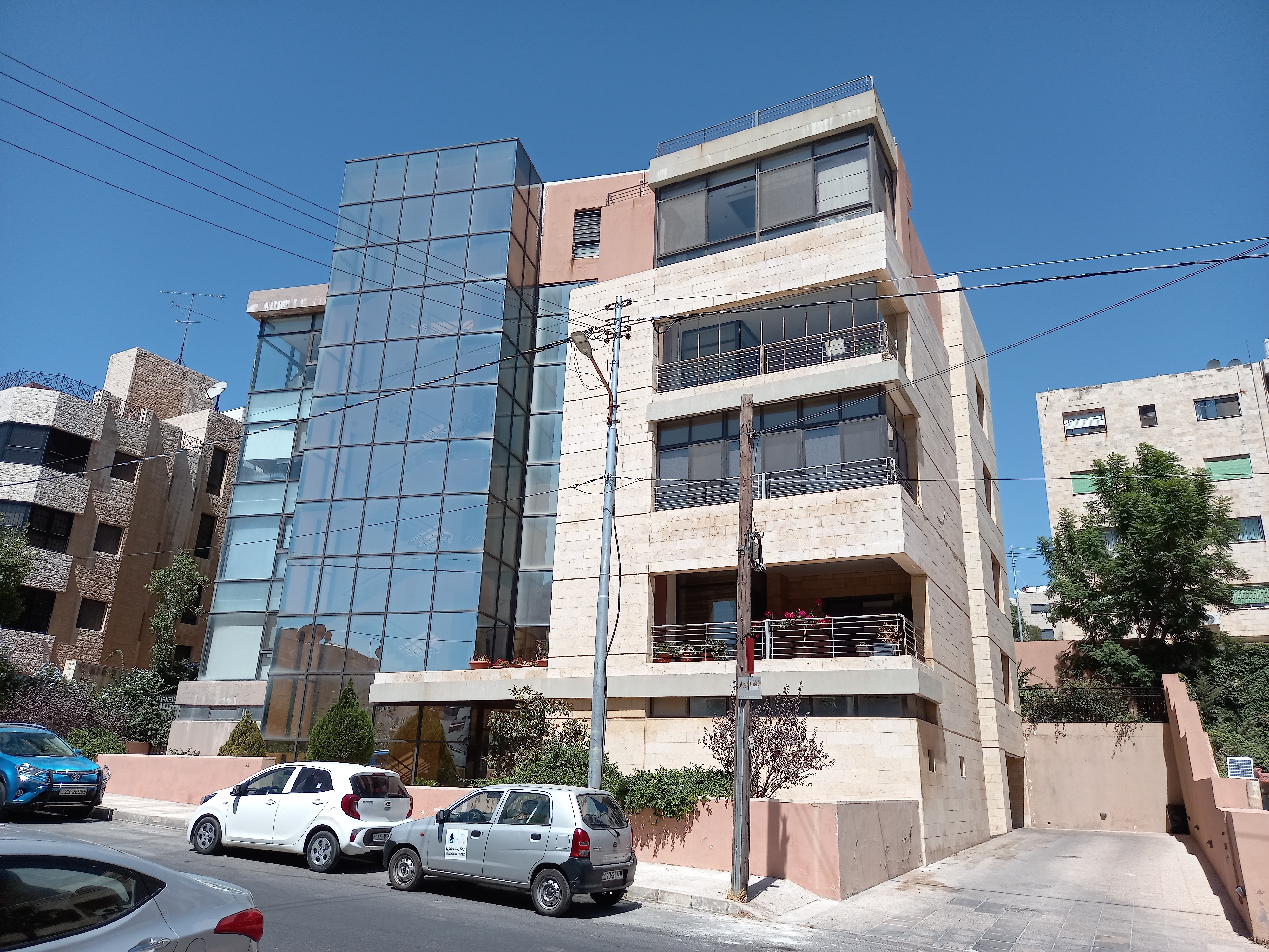 Ground Floor Apt. For Sale in Jabal Amman 4th Circle.