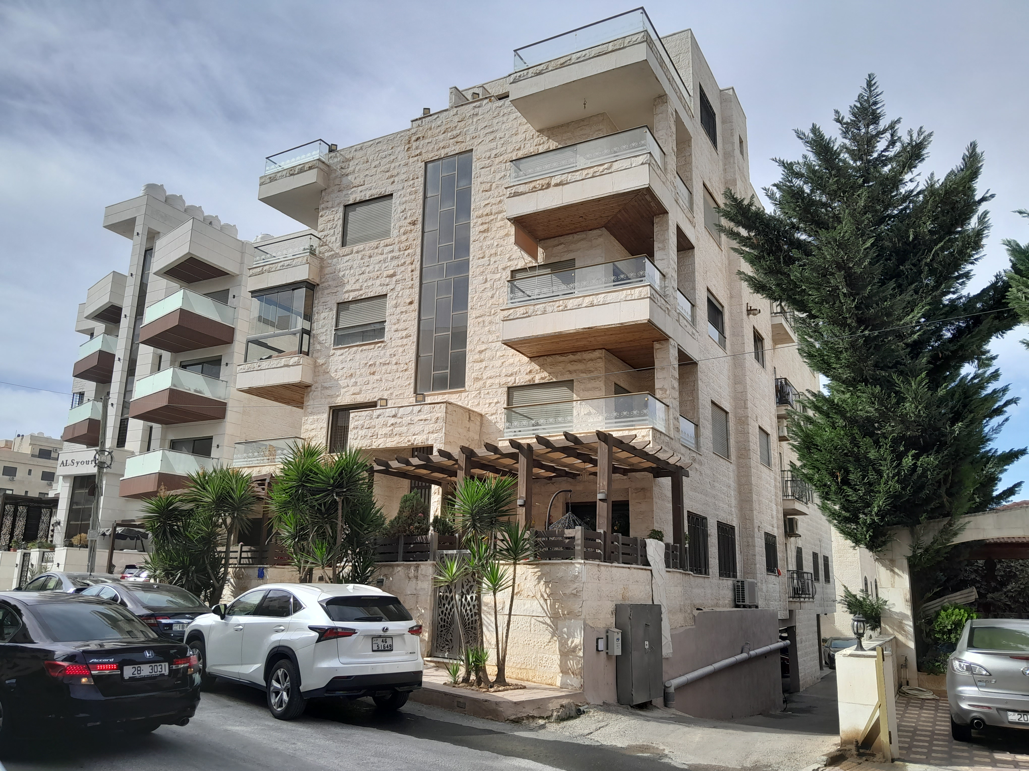 Apartment with roof in Airport Road for sale