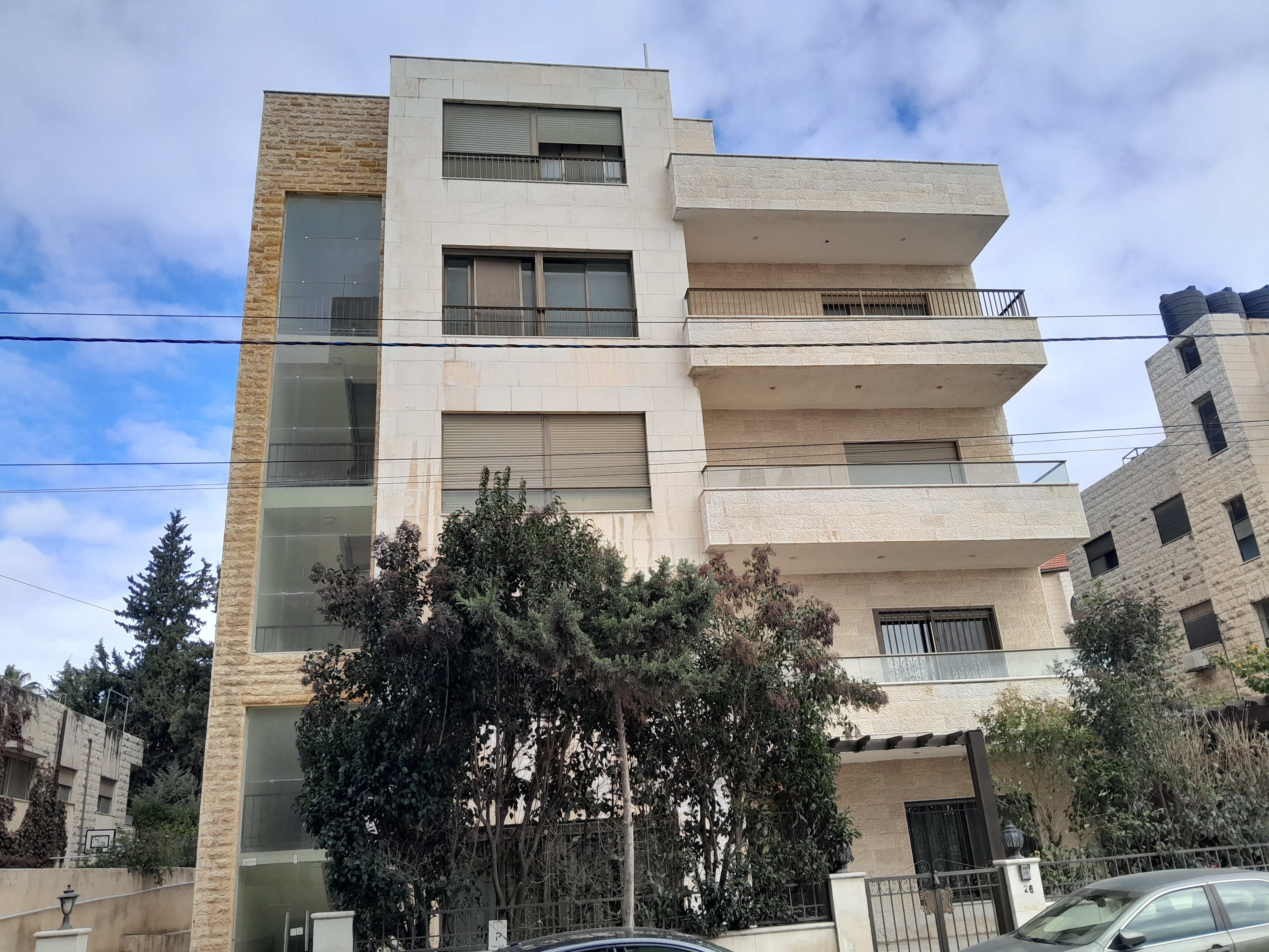 Modern furnished apartment  in Shmeisani for rent