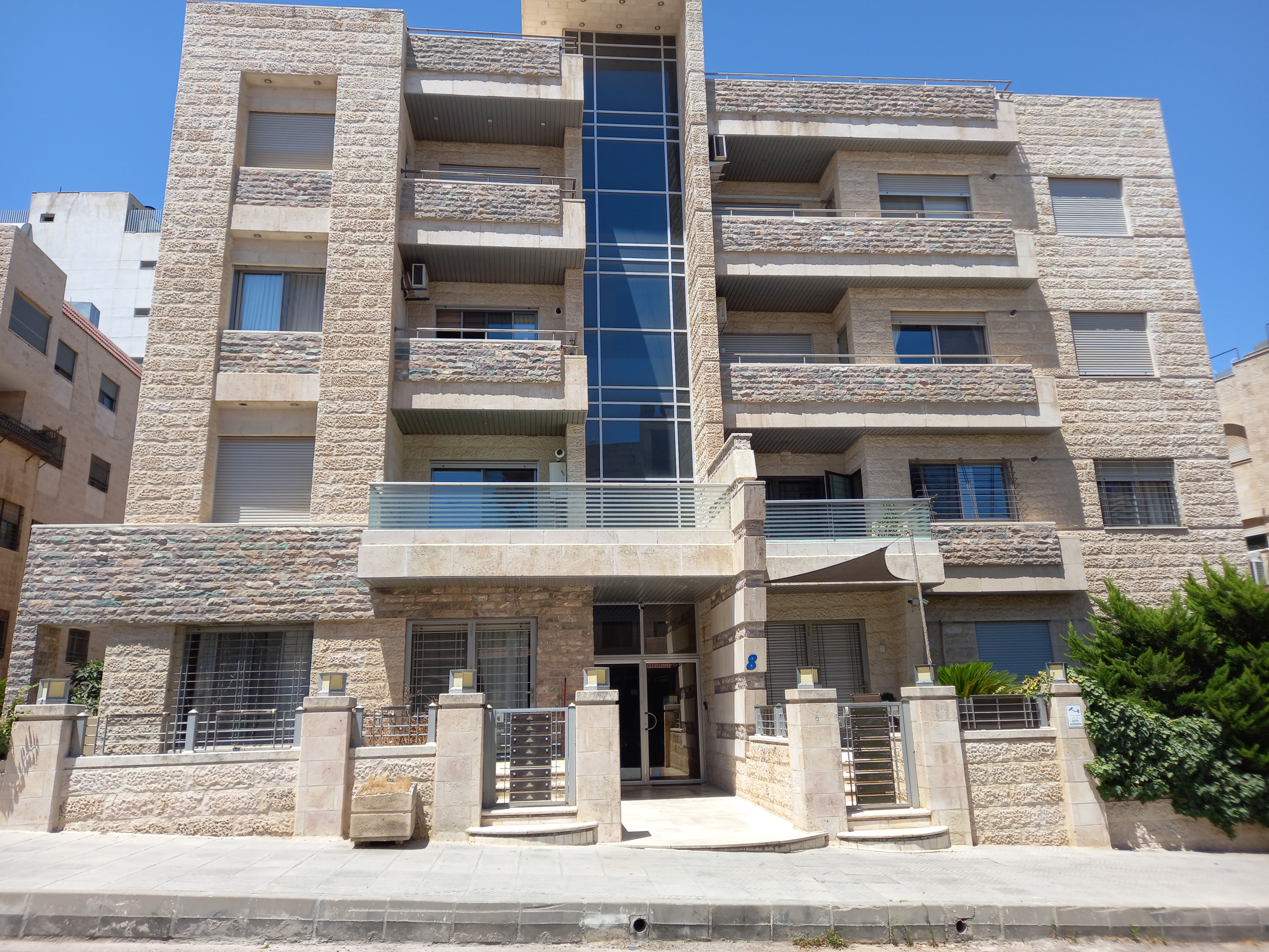apartment in Um Uthaina for rent