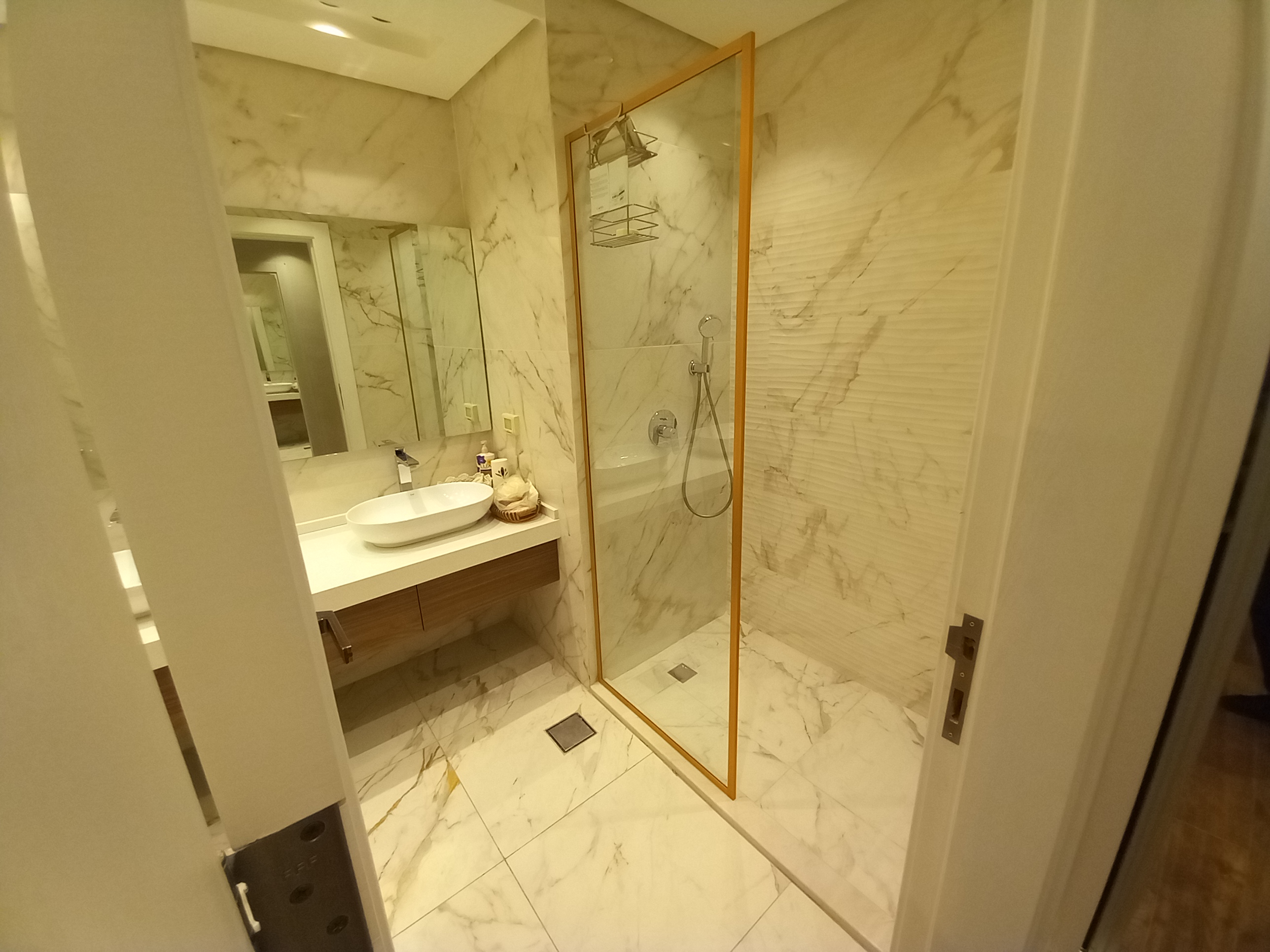 Super Deluxe Duplex Apartment for Sale in Abdoun - Property Image 15