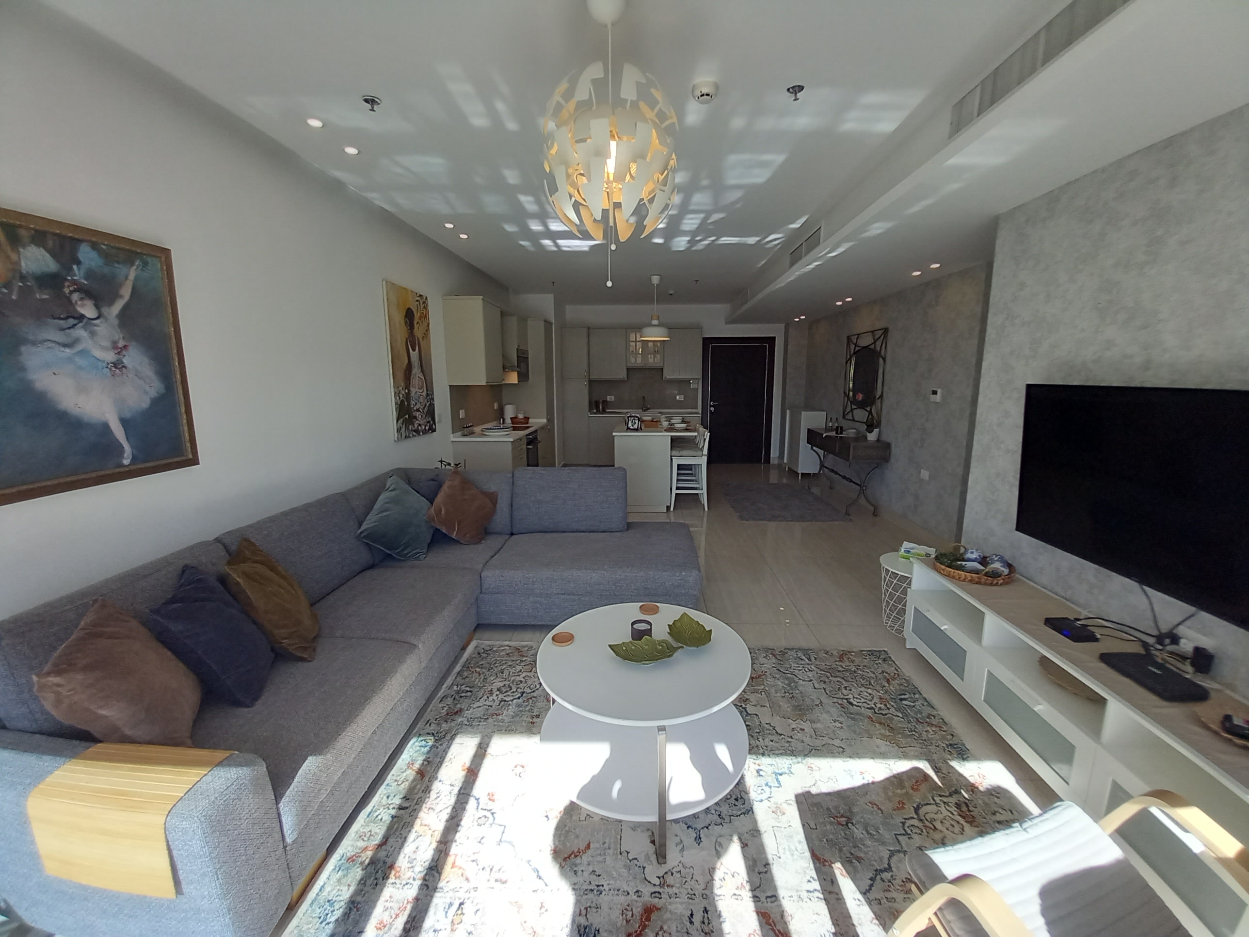 A very luxurious apartment in a prime location in Abdoun, available for rent. - Property Image 4