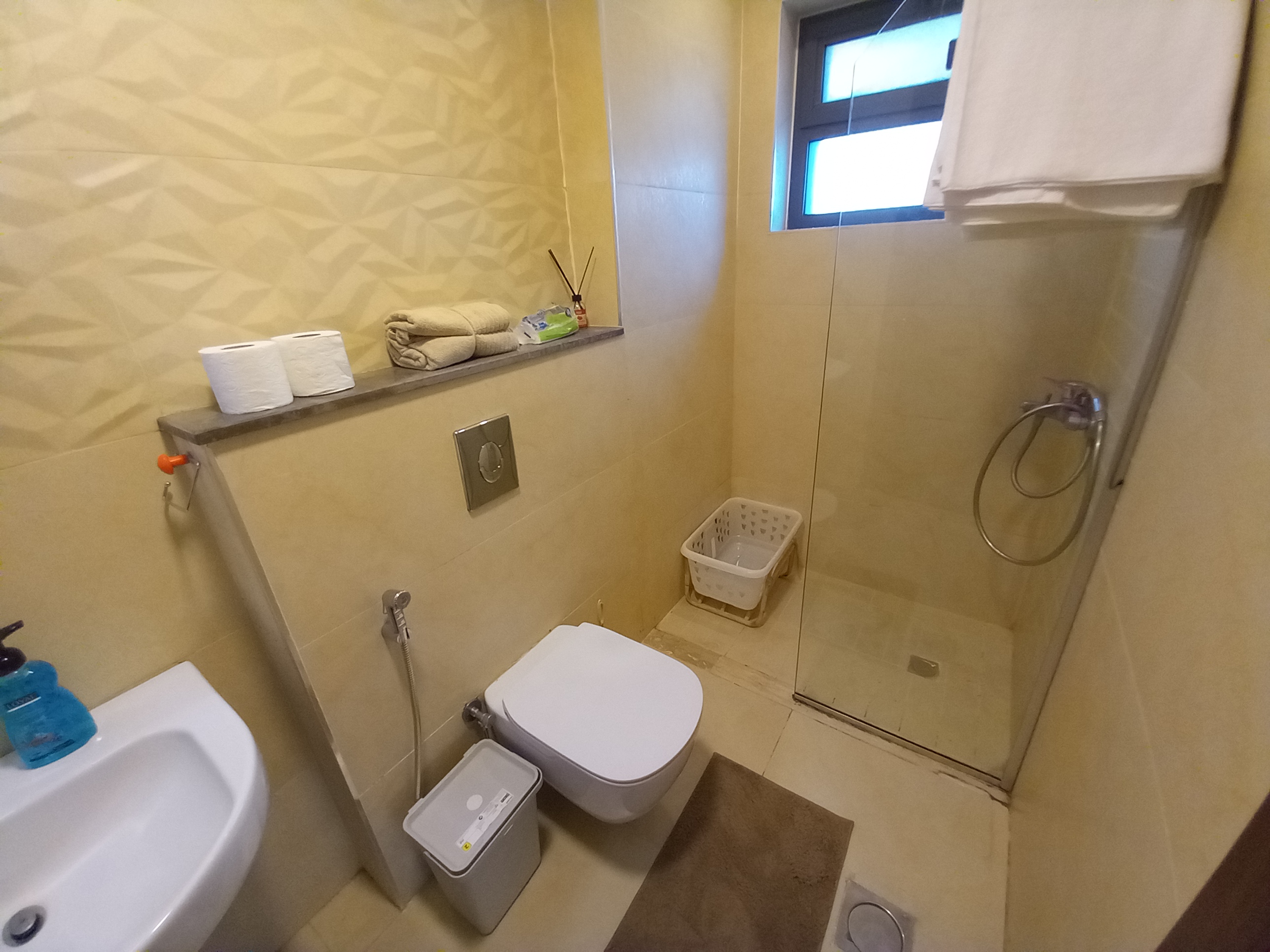 A very luxurious apartment in a prime location in Abdoun, available for rent. - Property Image 7