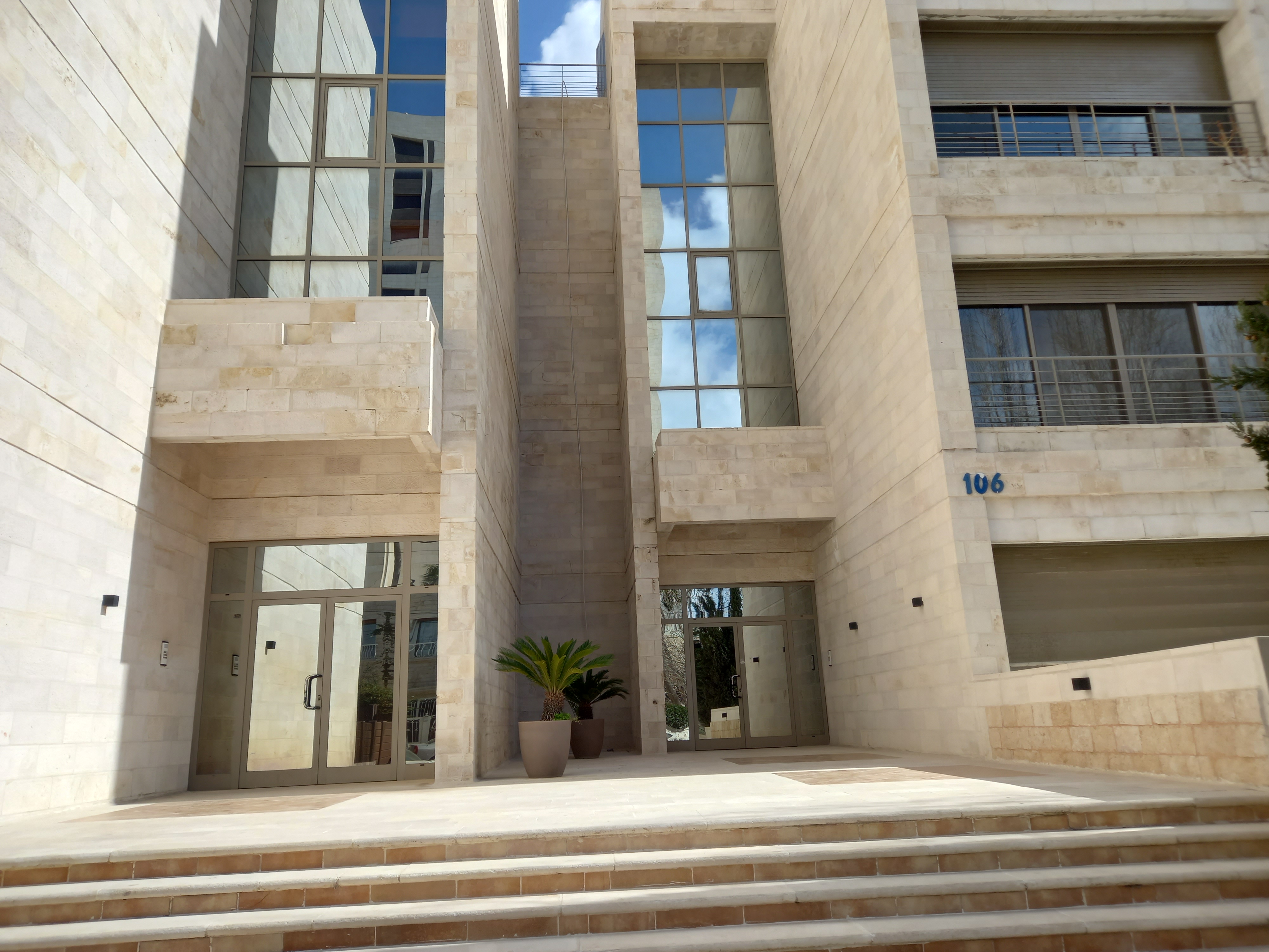 Offices Building in Shmeisani  for sale