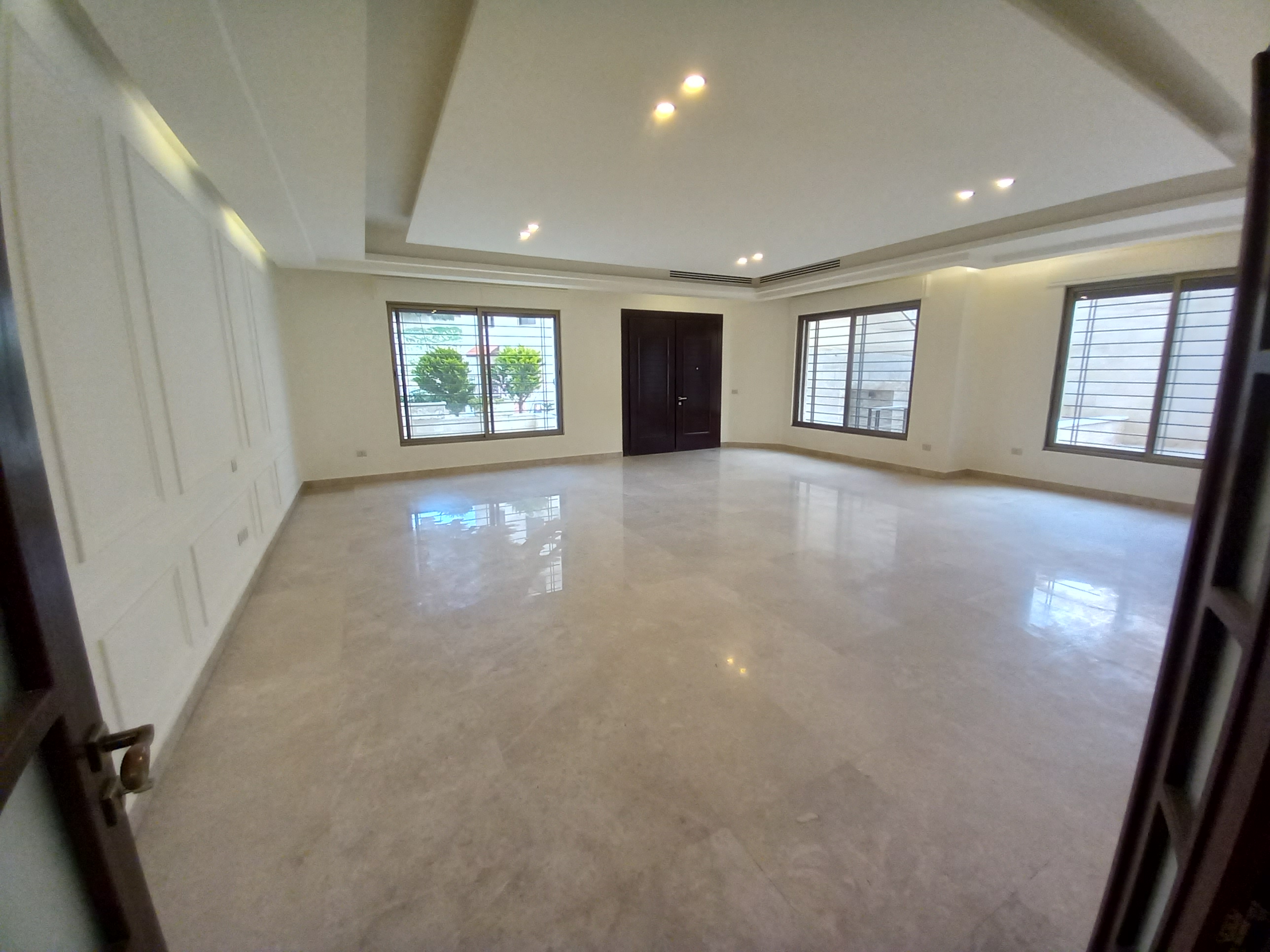 Ground floor apartment available for rent in  Dair Ghbar. - Property Image 2