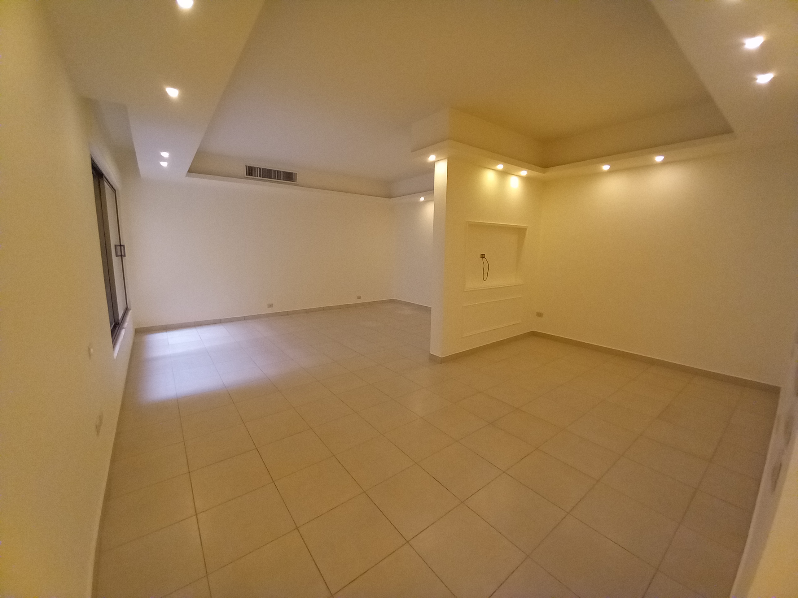 Ground floor apartment available for rent in  Dair Ghbar. - Property Image 7