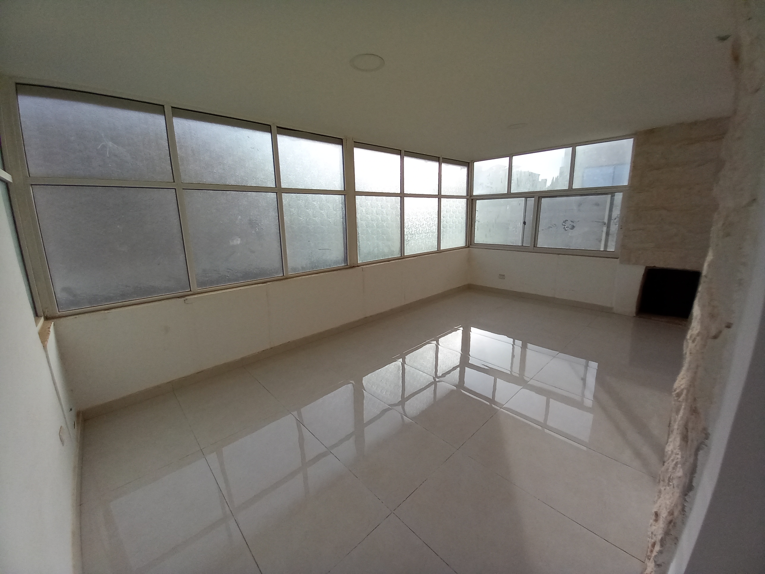 Modernly finished commercial offices available for rent in Abdoun. - Property Image 7