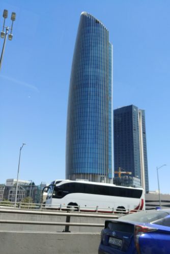 مباني حديثة في مواقع مميزة